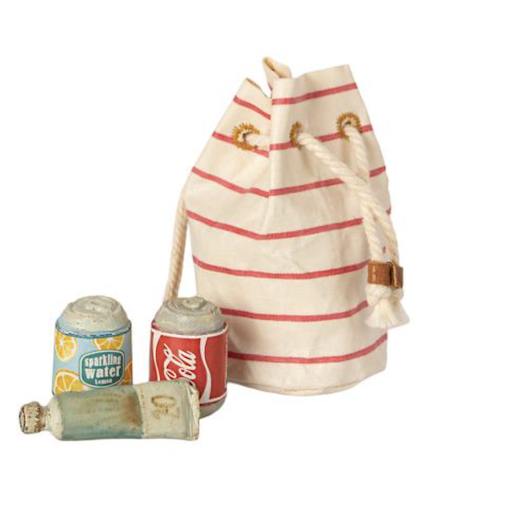 Bag W / Beach Essentials