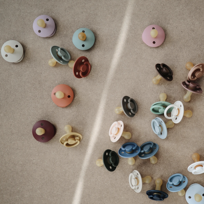 Frigg Natural Rubber Pacifier - Honey Gold