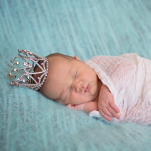 RHINESTONE TIARA WITH CLEAR STONES - 3027