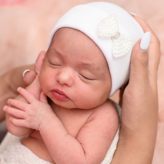 Mini Pearl Bow White Hat